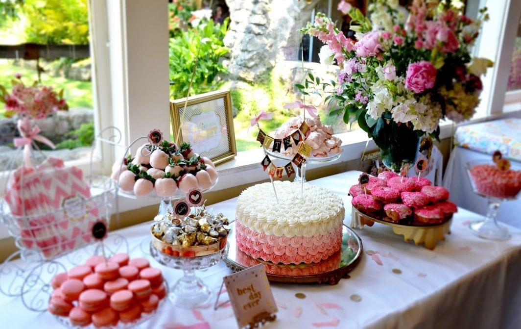 Checklist: How to Host the Perfect Baby Shower - Baby Chick