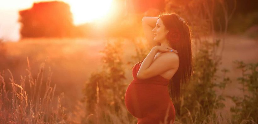 Tips on how to look beautiful for your maternity photo shoot