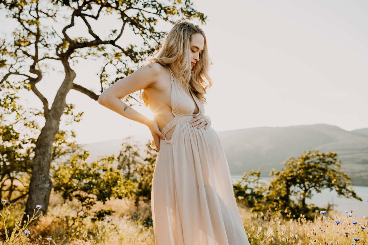 What To Wear For Maternity Photos - Becca Jean Photography